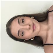 Professeure en mathématiques, uniquement en ligne, je suis en école d’ingénieur dans l’aérodynamique/aérospatial